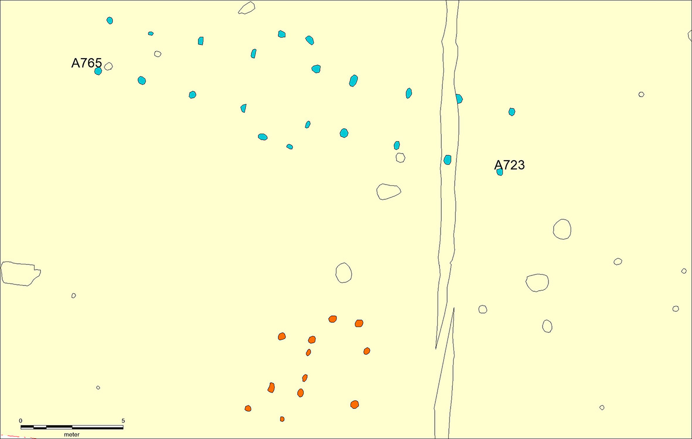Figur 12. Plantegning med langhus A900 samt udhus A1159 ved Sigsgaard. De to tagstolpehuller, A723 og A765 der ses på figur 11 er angivet.