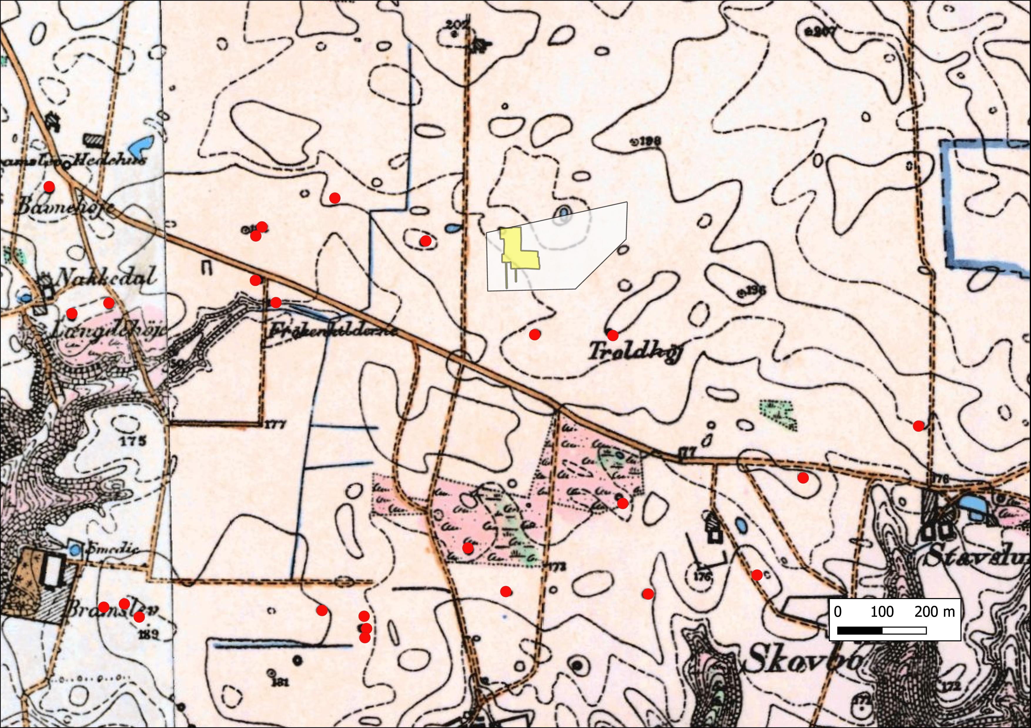 Figur 1: Kort med placeringen af Hune-hallen, bebyggelsen ved Kirkehuse, Hune kirke og Tingstedet samt de to runesten i Vendsyssel.