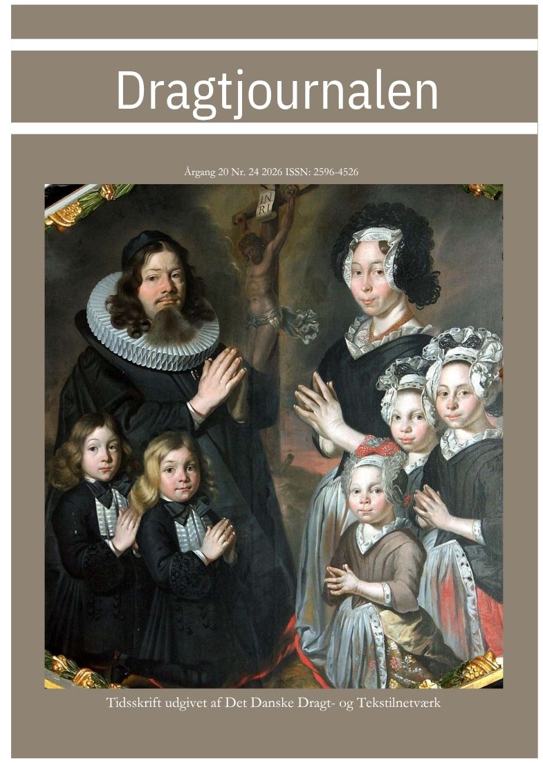 					Se Årg. 20 Nr. 24 (2026): Dragtjournalen
				