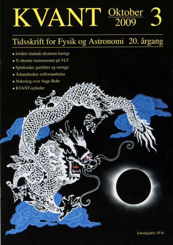 Billedet på forsiden viser den kinesiske myte om en drage, der ligger på lur i Månens knudepunkter, hvor den sluger Solen ved en total solformørkelse. Læs en beretning om århundredets længste solformørkelse inde i bladet, og om hvordan man kan forudsige solformørkelser ved hjælp af Saros-perioden, der er relateret til den drakoniske måned, som er opkaldt efter dragen.