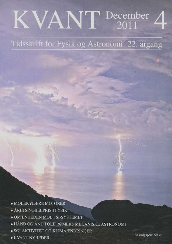 Billedet på forsiden viser lynnedslag under den totale måneformørkelse tidligere på året (15. juni). Den græske astrofotograf Chris Kotsiopoulos, havde efter måneders forberedelser fundet en smuk lokalitet som baggrund, nemlig den græske ø Ikaria kendt for sit mærkelige klippelandskab, og stillet fotoudstyret parat. En række truende tordenskyer blokerede imidlertid for udsynet. Heldigvis klarede det lidt op i ca. 10 minutter midt under totaliteten, hvor han kunne tage dette smukke billede. Tålmodigheden blev belønnet. Den formørkede måne ses som en lille rød skive.