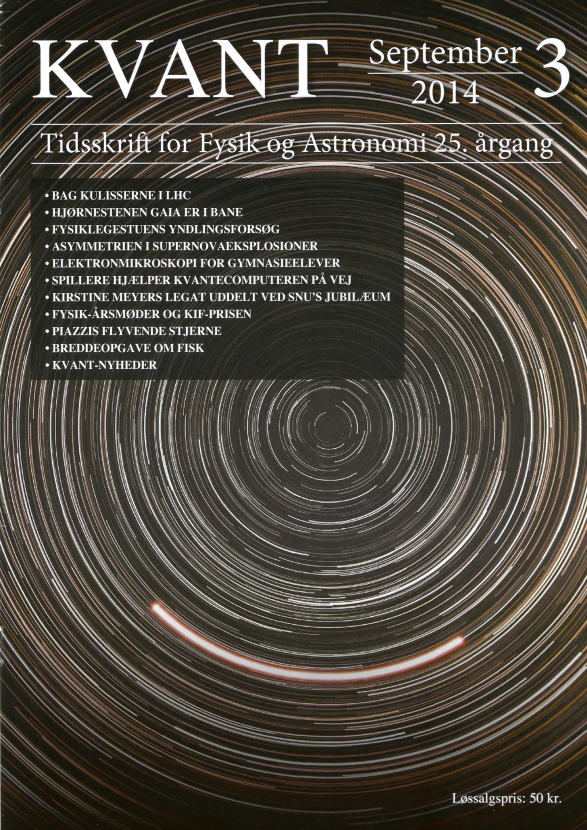 Billedet på forsiden viser stjernehimlen meget tæt omkring himlens nordpol i en eksponering på 5 timer. På grund af Jordens rotation trækker hver stjerne et spor på en cirkelbue. Den kraftige røde stjerne nederst i billedet er Polaris (Nordstjernen), der befinder sig knap 45 bueminutter (halvanden gange Månens diameter) fra himlens nordpol. Det er overraskende at se så mange svage stjerner som er længere mod nord end Polaris. Det kan også overraske, at farven af Polaris er rød, idet Polaris typisk er hvid på tilsvarende billeder optaget med vidvinkel. Billedet er sammensat af 5x60 enkeltoptagelser på hver ét minut.